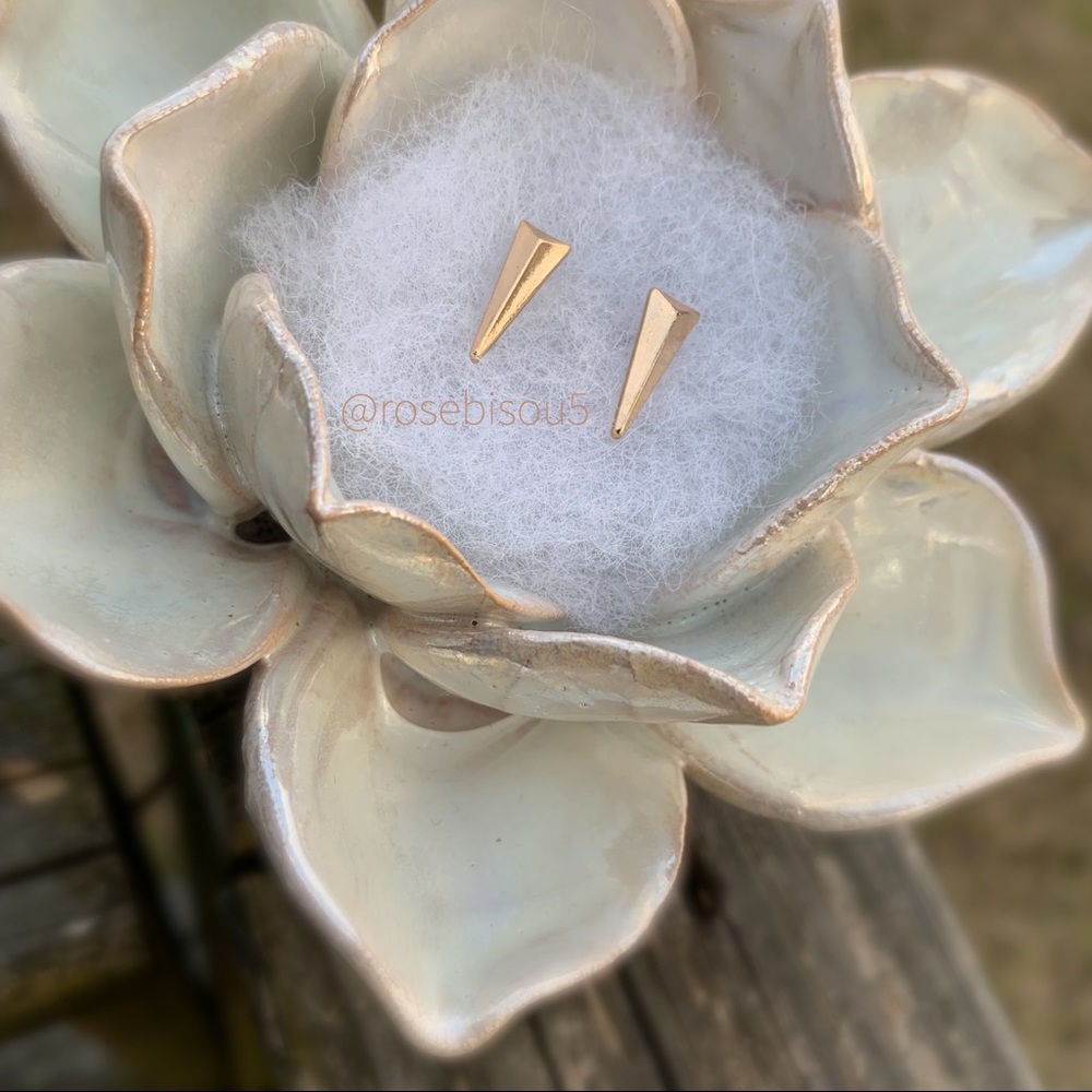 💋🆕Boho Art Deco Pyramiding Long Point Studs - Picture 2 of 4